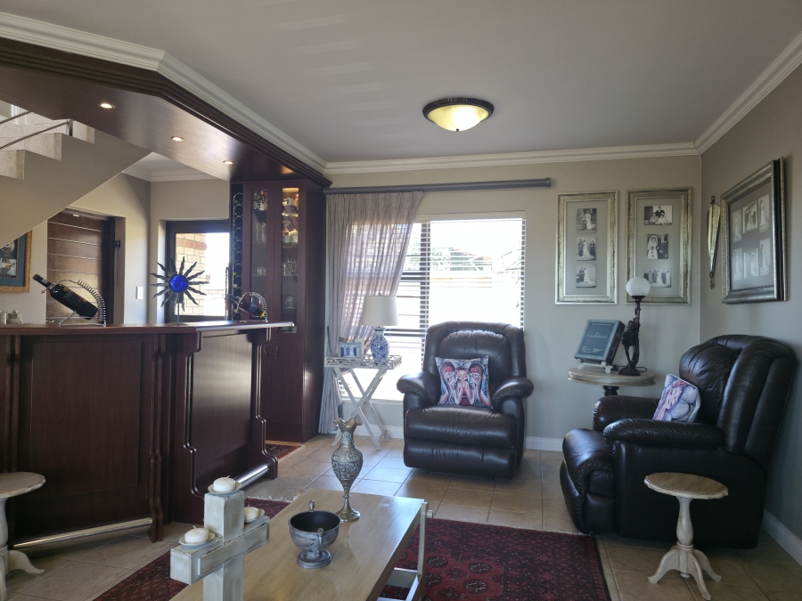 3 Bedroom Property for Sale in Wavecrest Eastern Cape